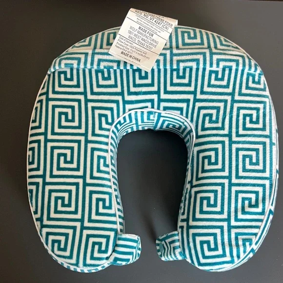 New - 2 Neck Travel Pillows - Pink, Teal & White Geometric - Picture 7 of 15